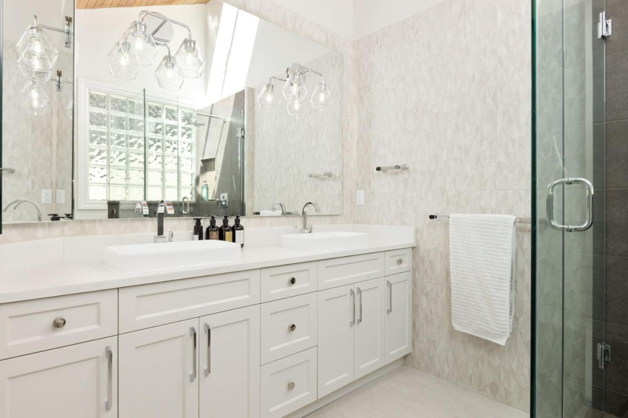 Beautiful Villa With Heated Pool Hot Tub By Forest North Vancouver Zewnętrze zdjęcie